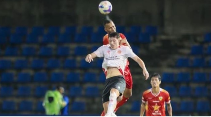 Tiền đạo Lee Williams ăn mừng bàn thắng tại đấu trường V-League.