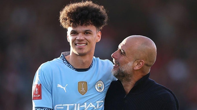 Nico O’Reilly phát triển mạnh mẽ trong tay Pep.