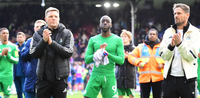 HLV Eddie Howe đối mặt với tương lai bất định nếu Newcastle không sớm cải thiện phong độ.