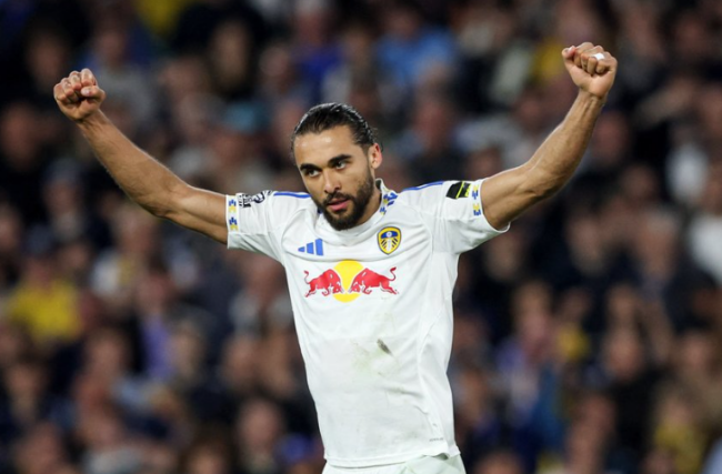 Dominic Calvert-Lewin ăn mừng bàn thắng nâng tỷ số lên 3-0.