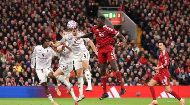Manchester United chuẩn bị cho trận derby nước Anh quan trọng với Liverpool tại Old Trafford.