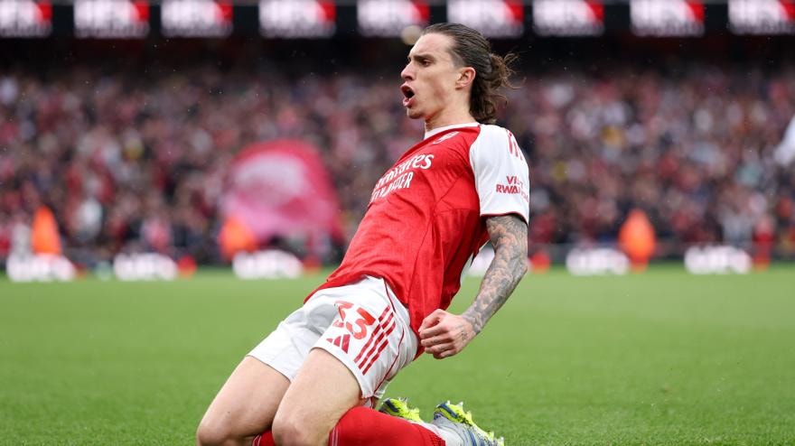 Riccardo Calafiori thi đấu hiệu quả bên hành lang trái