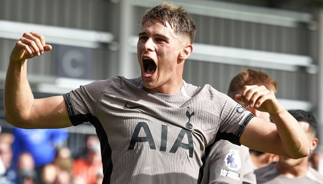 Nhiệt huyết của Van de Ven tại Tottenham
