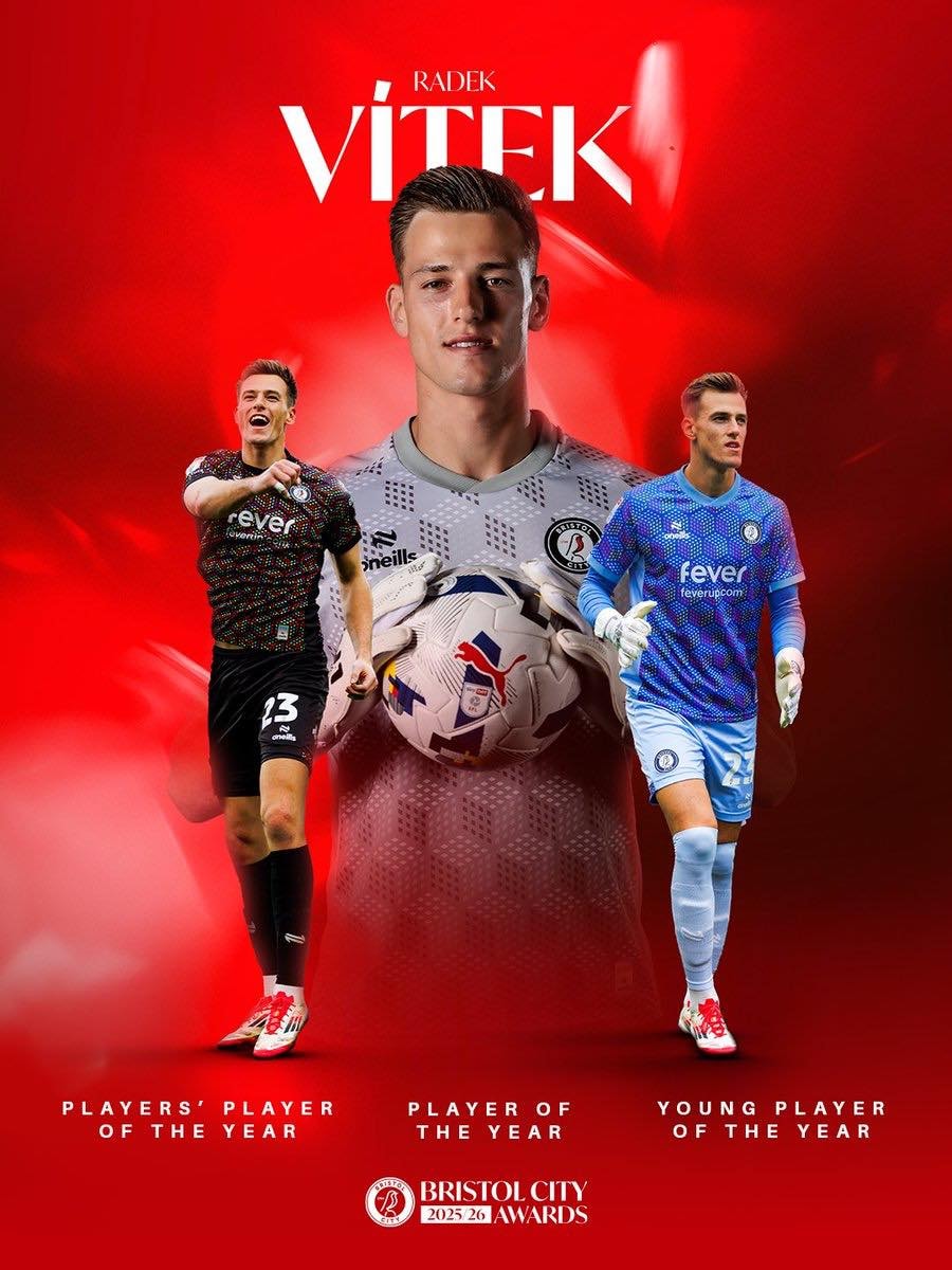 Thủ môn Radek Vitek nhận các giải thưởng cá nhân tại Bristol City