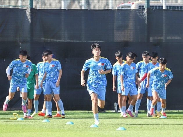 U17 Việt Nam tập luyện chuẩn bị cho cuộc đối đầu với U17 Yemen