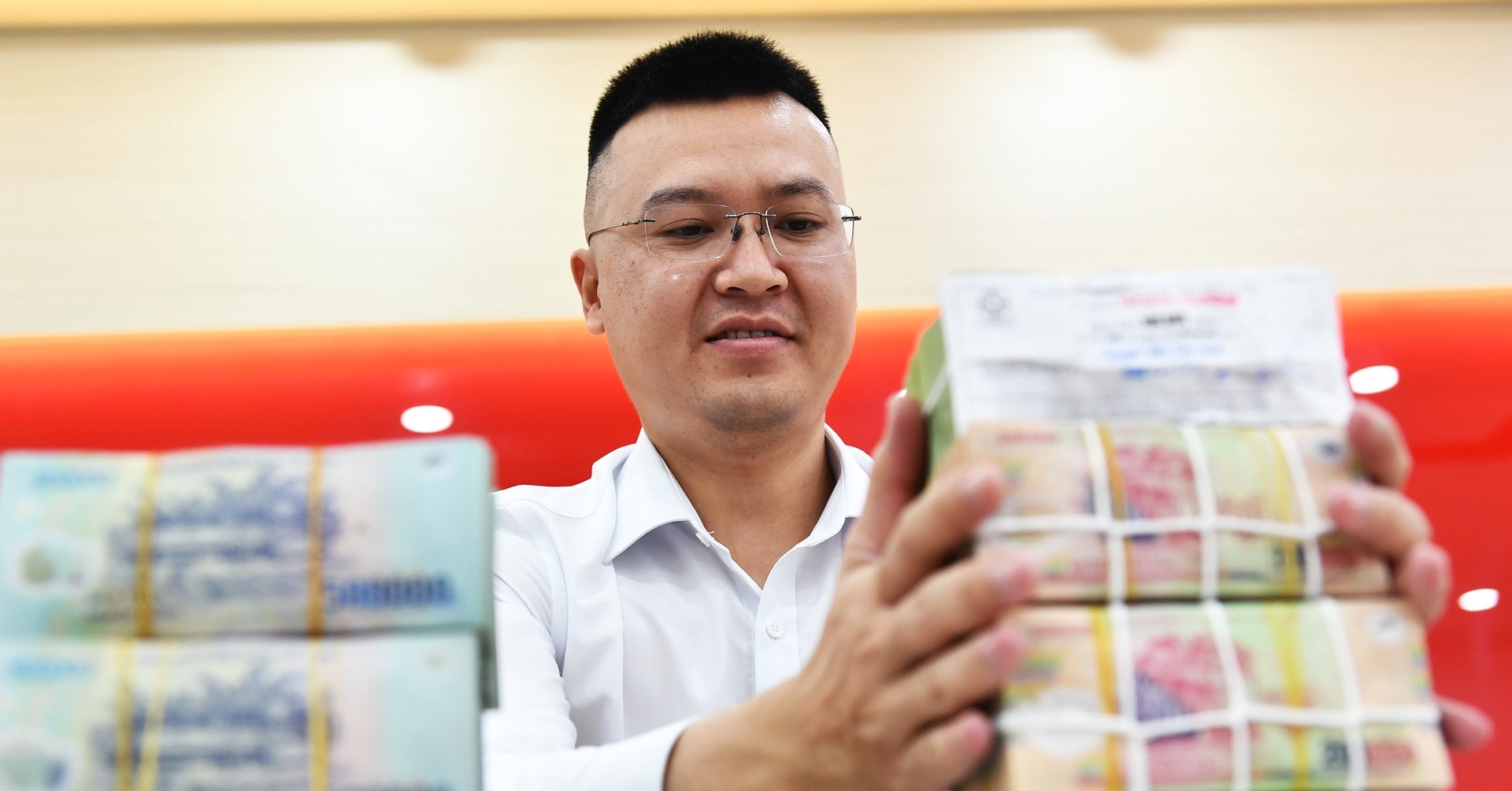Biểu lãi suất ngân hàng ngày 4/5/2026 cho thấy sự ổn định