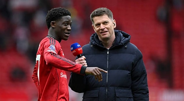 Man Utd ăn mừng tấm vé dự Champions League mùa tới sau chiến thắng quan trọng trước Liverpool.