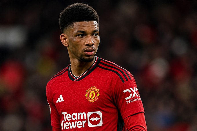 Ban lãnh đạo Man Utd cần quyết đoán hơn với trường hợp của Amad.