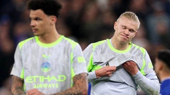 Man City hòa 3-3 Everton tại Hill Dickinson.