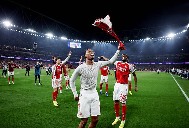 Hàng phòng ngự Arsenal thi đấu chắc chắn tại Champions League.