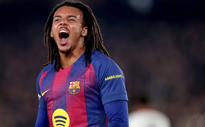 Hậu vệ Jules Kounde của Barcelona