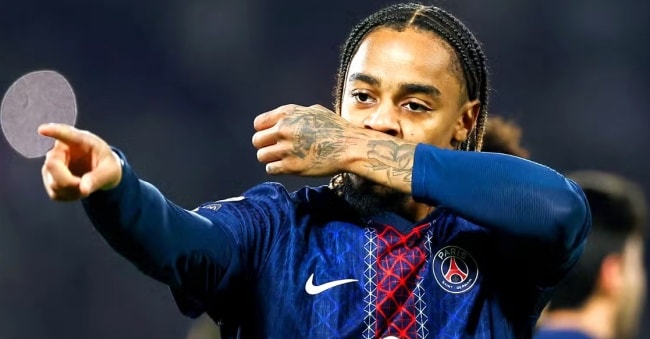 Bradley Barcola của PSG đang lọt vào tầm ngắm của Liverpool.