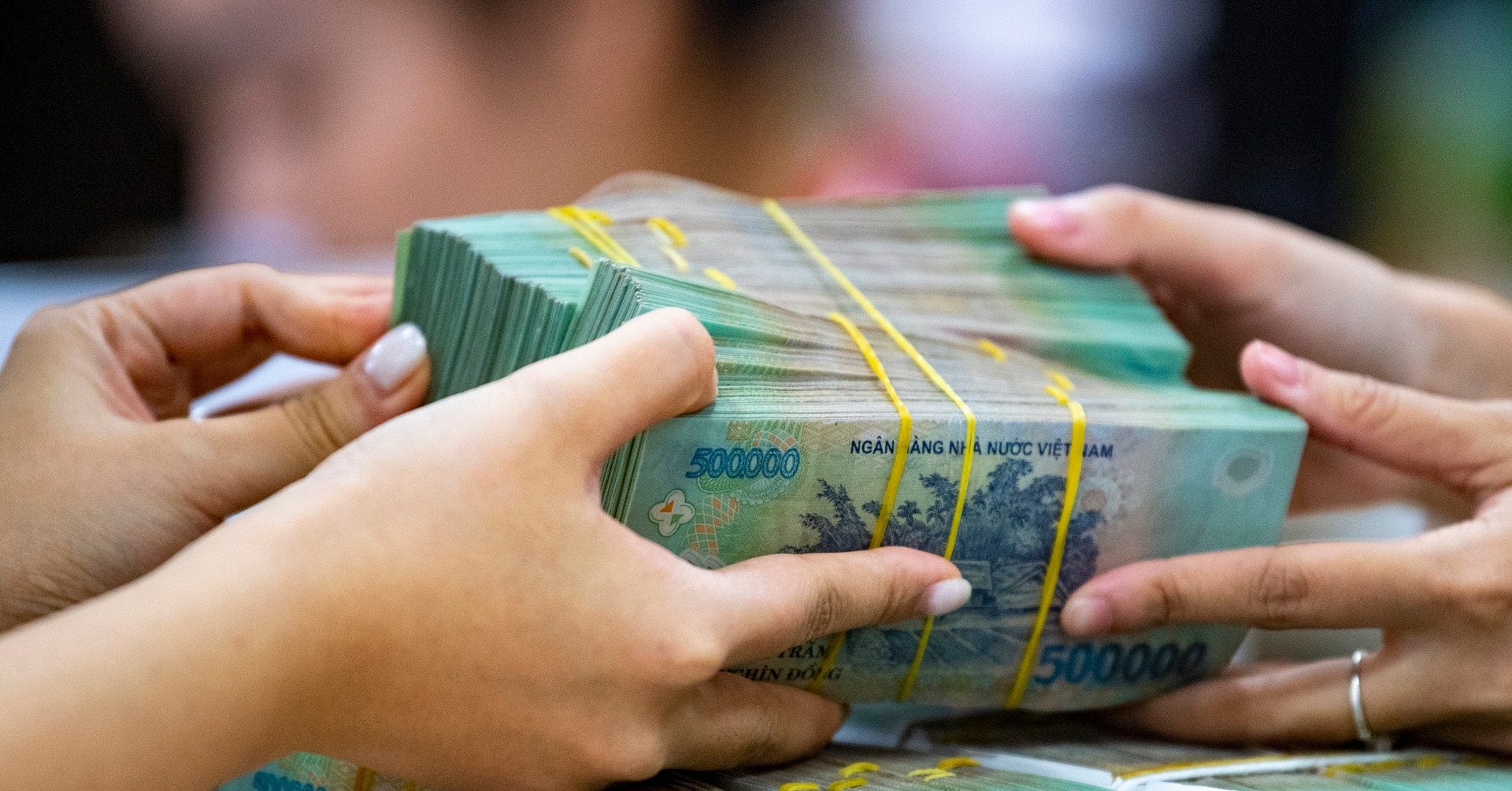 Biến động lãi suất ngân hàng kỳ hạn 6 tháng tại Việt Nam ngày 6/5/2026