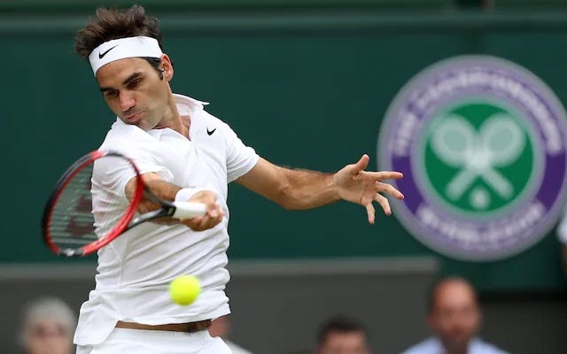 Roger Federer thực hiện cú thuận tay đỉnh cao tại giải đấu ATP