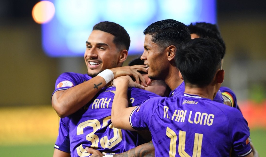 Các cầu thủ Hà Nội FC đang duy trì phong độ ấn tượng tại V-League.