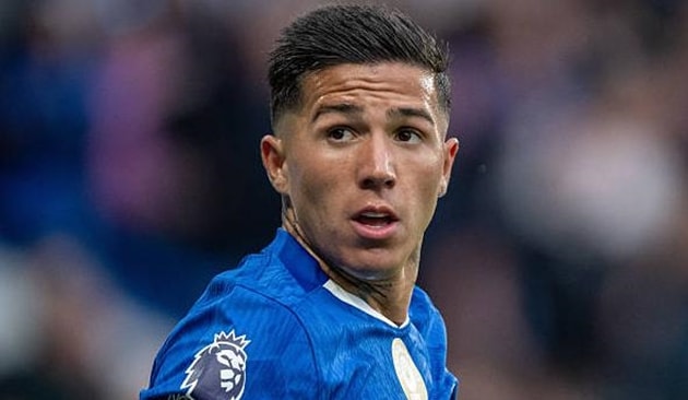 Arsenal và các đội bóng lớn đang nhắm đến tiền vệ Enzo Fernandez của Chelsea.