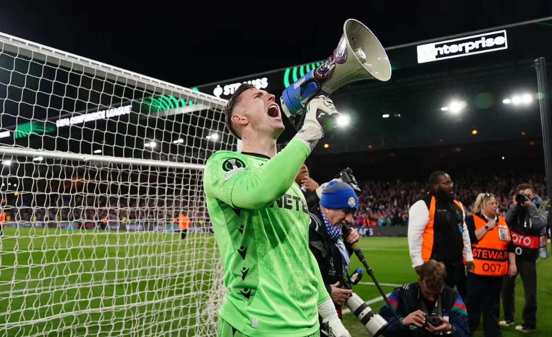 Các cầu thủ Crystal Palace ăn mừng tấm vé vào chơi trận chung kết Conference League lịch sử.