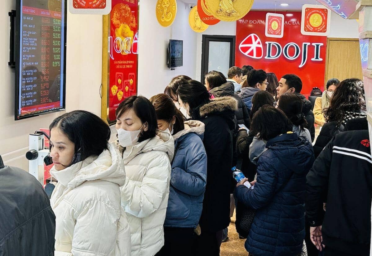 Giá vàng chiều nay 9/5/2026: Vàng thế giới chốt tuần trên mốc 4700 USD