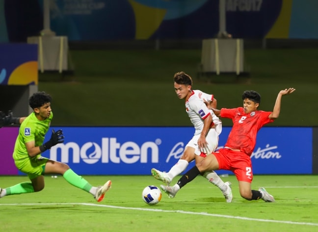 U17 Việt Nam tập luyện và chuẩn bị cho trận đấu quan trọng gặp đối thủ mạnh U17 Hàn Quốc tại bảng C.