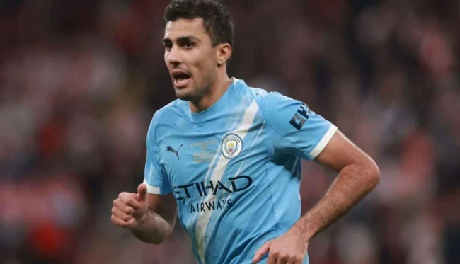 Real Madrid cân nhắc phương án đổi Aurelien Tchouameni lấy Rodri.