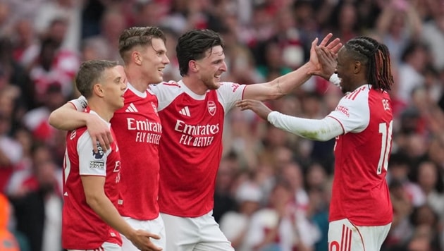 Arsenal đang nắm lợi thế lớn trong cuộc đua giành chức vô địch Ngoại hạng Anh mùa này.
