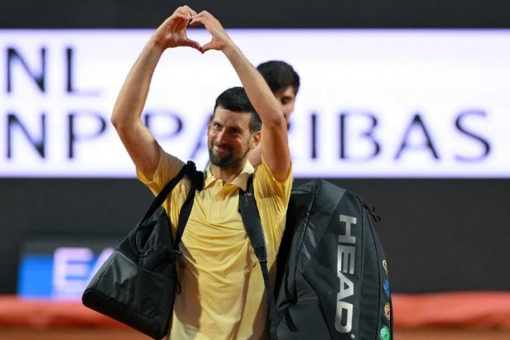 Vẻ mặt lo lắng của Novak Djokovic sau thất bại bất ngờ tại Rome.
