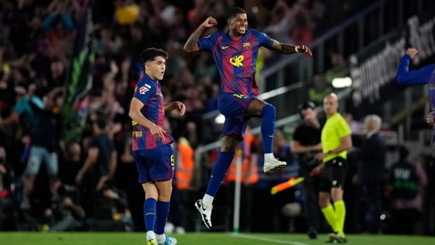 Siêu phẩm của Rashford mở đầu cho ngày thắng lợi.