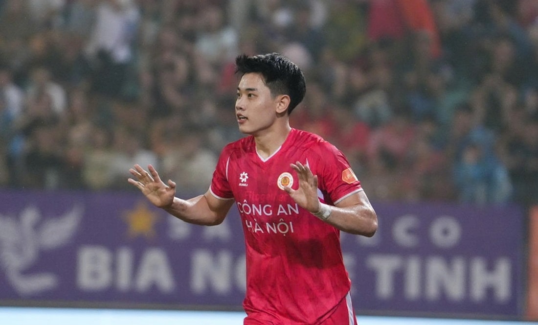 Nguyễn Đình Bắc đang thể hiện phong độ săn bàn ổn định tại V-League.