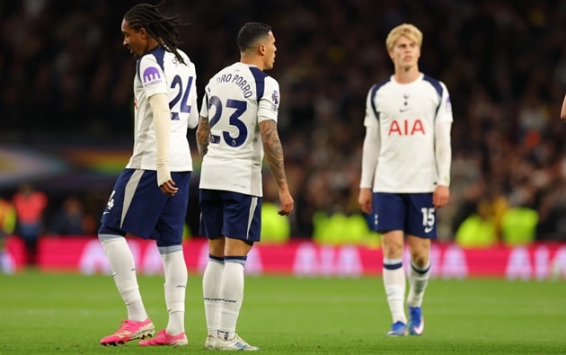 Tottenham chia điểm đáng tiếc trước Leeds tại Ngoại hạng Anh.