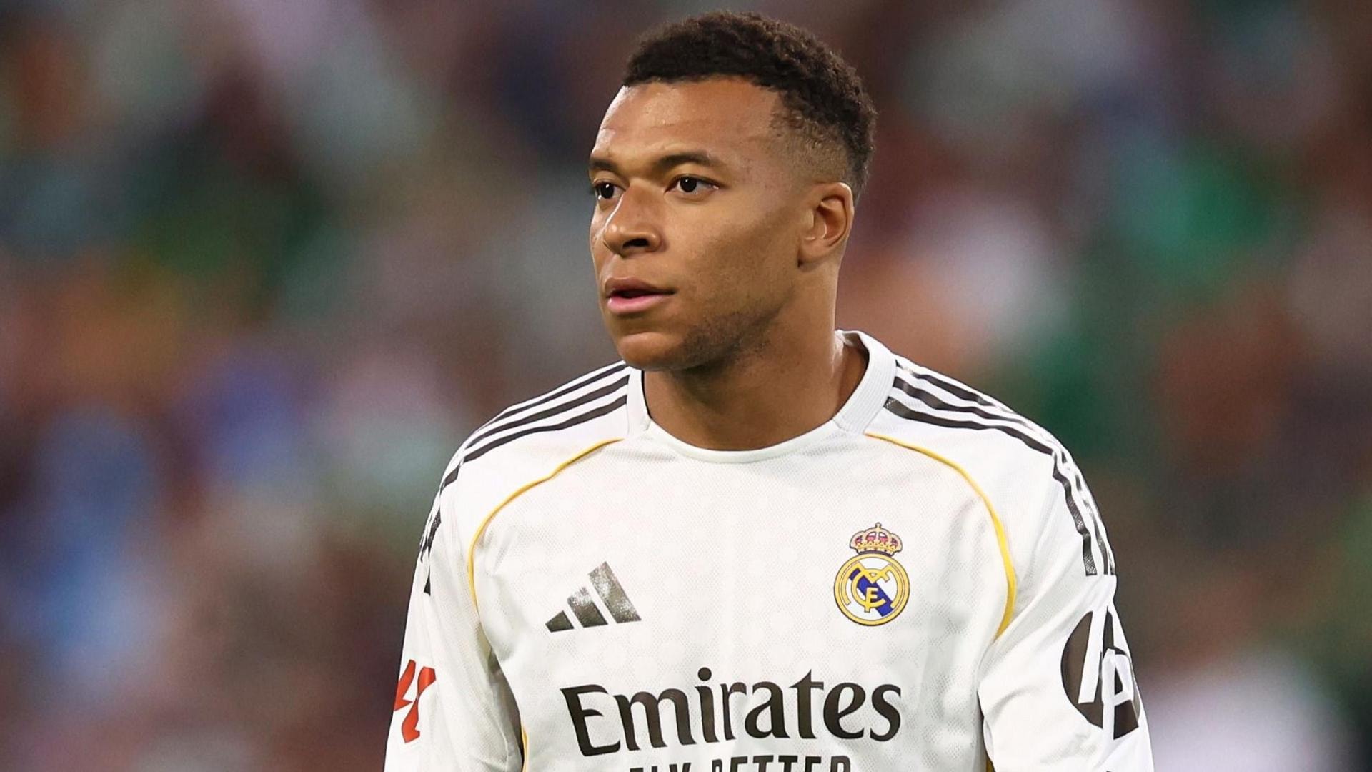 Kylian Mbappe có nguy cơ trải qua mùa giải trắng tay cùng đội bóng hoàng gia.