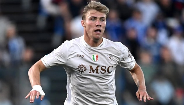 Câu hỏi về việc Napoli có mua đứt Hojlund hay không