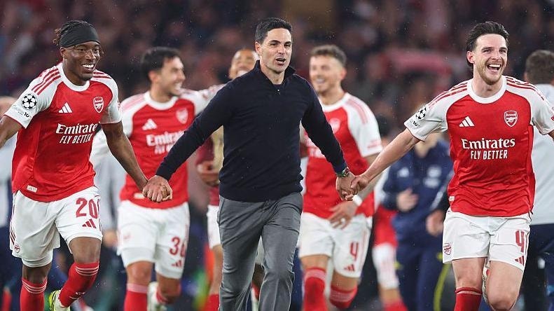 Arsenal đang rất gần với danh hiệu vô địch Ngoại hạng Anh sau hơn 2 thập kỷ chờ đợi.