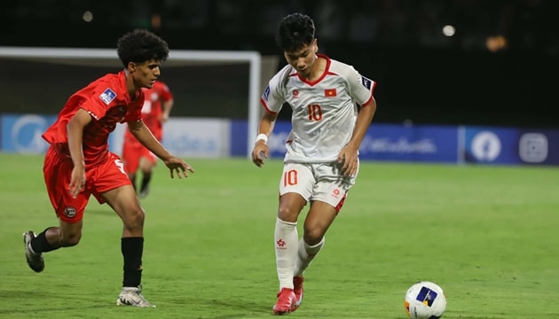 U17 Việt Nam tập luyện chuẩn bị cho trận đấu quyết định với U17 UAE.