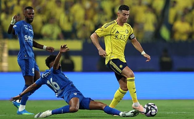 Trận derby căng thẳng giữa Al Nassr và Al Hilal tại Saudi Pro League.