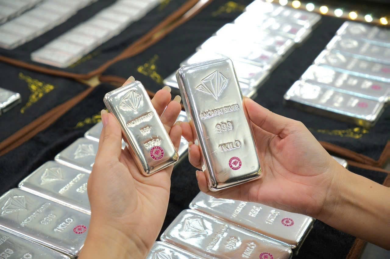 Giá bạc hôm nay 14/5/2026: Bạc miếng vượt 3,3 triệu đồng