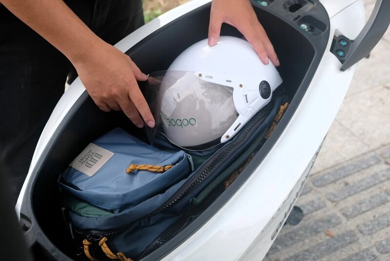 Cốp xe máy điện Dat Bike Quantum S1 rộng 41 lít