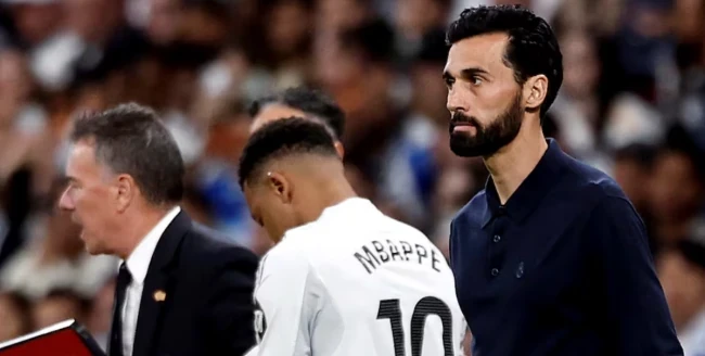 Mối quan hệ giữa Mbappe và Arbeloa tan vỡ.