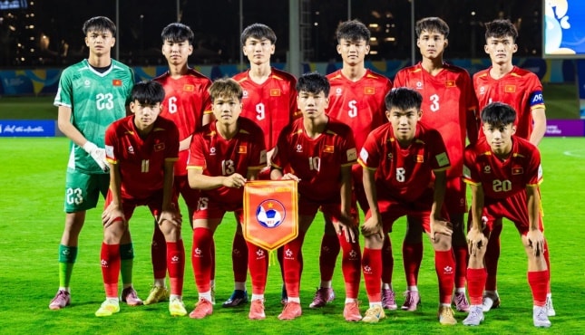 HLV Cristiano Roland và các học trò đối mặt với nhiều thách thức về chuyên môn sau khi giành vé đi tiếp.