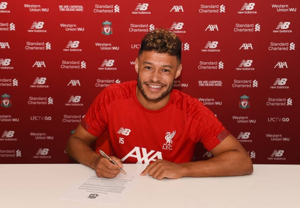Thương vụ Alex Oxlade-Chamberlain vẫn đứng đầu danh sách bán cầu thủ của Pháo thủ sau nhiều năm.