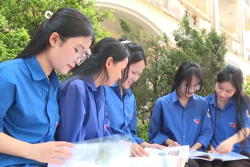 Học trò Hà Tĩnh: Rèn đức, luyện tài theo gương Bác