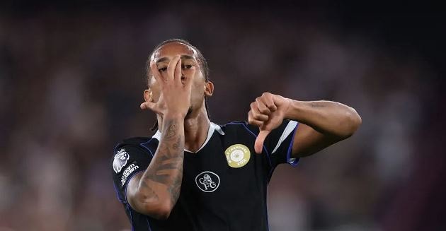 Deco có mặt tại chung kết FA Cup để xem giò tiền đạo Joao Pedro