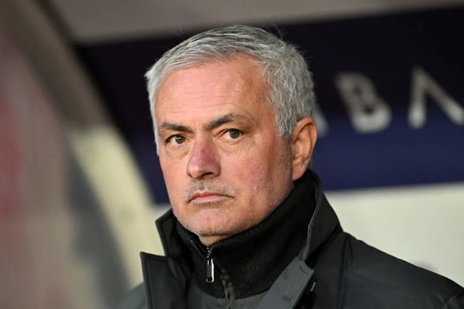 Jose Mourinho trong tầm ngắm của Real Madrid cho vị trí huấn luyện viên trưởng.