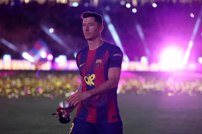 Robert Lewandowski chuẩn bị chia tay Barcelona