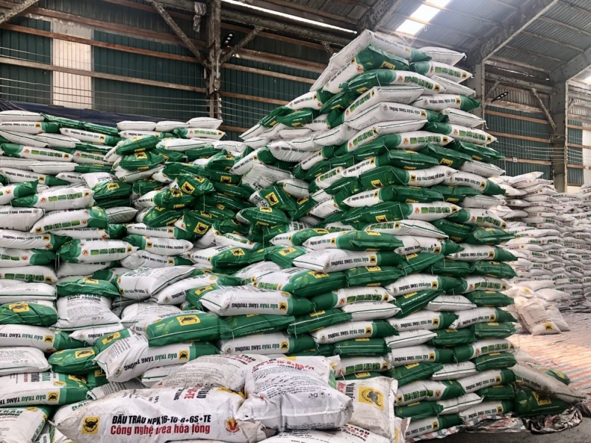 Giá phân bón hôm nay 18/5/2026: Đứt gãy nguồn cung urê toàn cầu