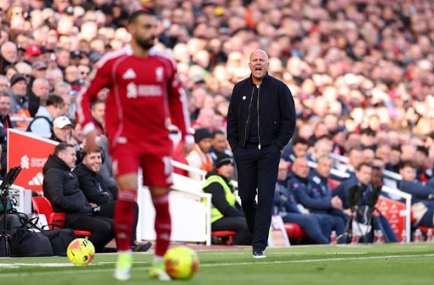 HLV Arne Slot và Mohamed Salah được cho là có những mâu thuẫn không thể hàn gắn tại Liverpool.