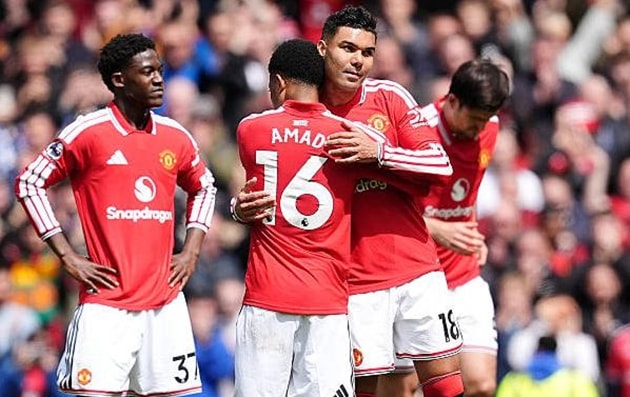 Amad Diallo nhạt nhòa trong ngày vui của Manchester United.