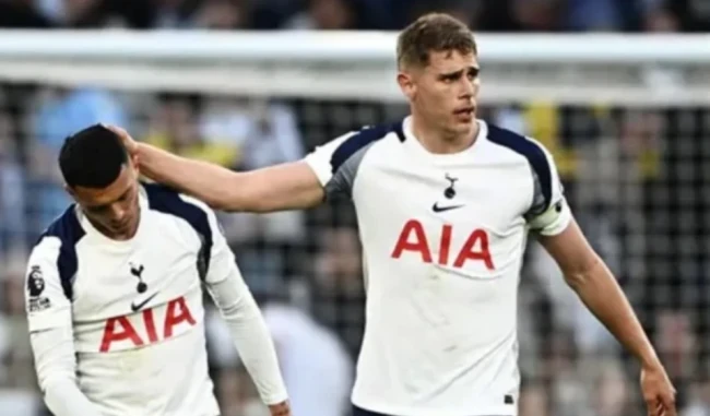 Tottenham nỗ lực tập luyện cho mục tiêu giành điểm số quan trọng.