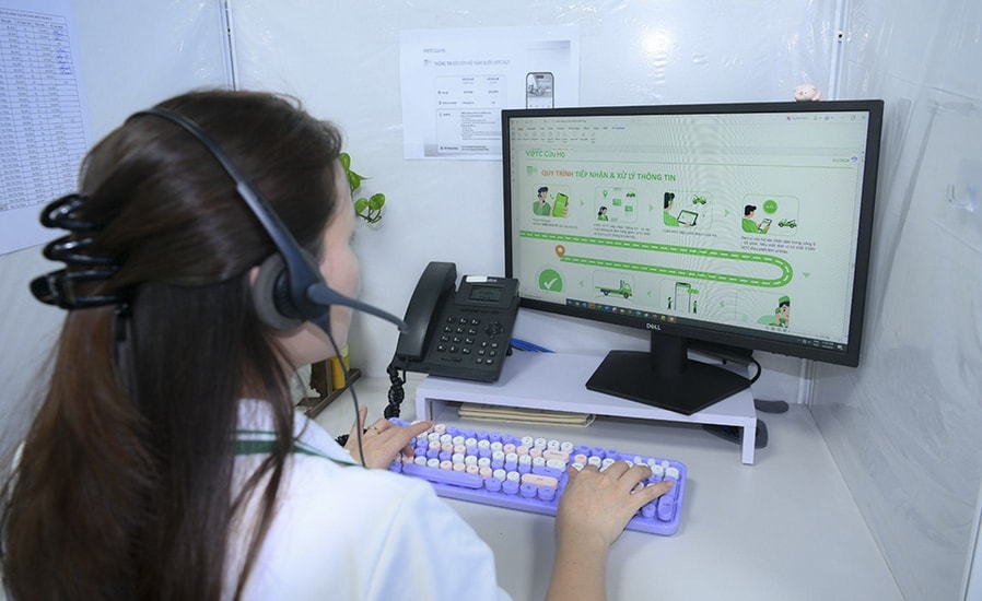 Giao diện theo dõi cứu hộ VETC Ứng dụng theo dõi lộ trình cứu hộ theo thời gian thực của VETC