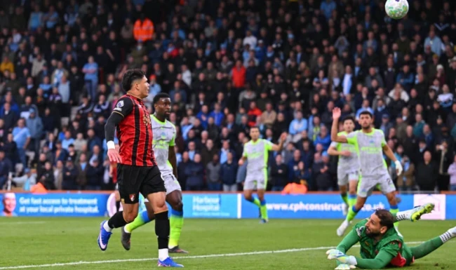 Gigi Donnarumma cứu thua xuất sắc cho Man City