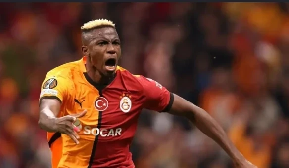 Osimhen đang trong tầm ngắm của Chelsea.